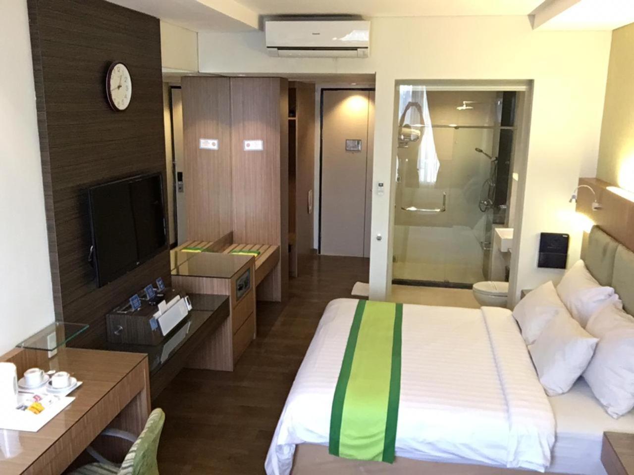 Hotel Wisata Niaga Purwokerto Exterior photo