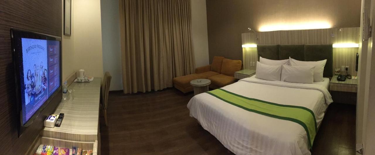 Hotel Wisata Niaga Purwokerto Exterior photo